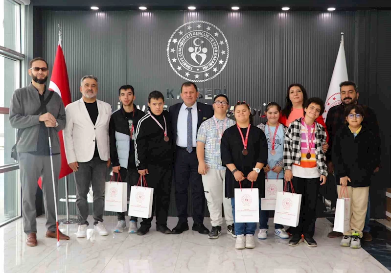 Özel şampiyonlardan özel ziyaret
