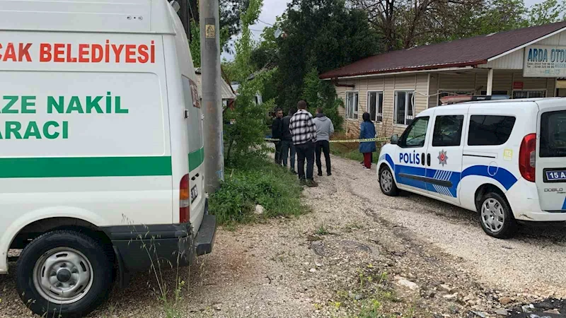 Burdur’da alzaymır hastası yaşlı kadın yol kenarında ölü bulundu
