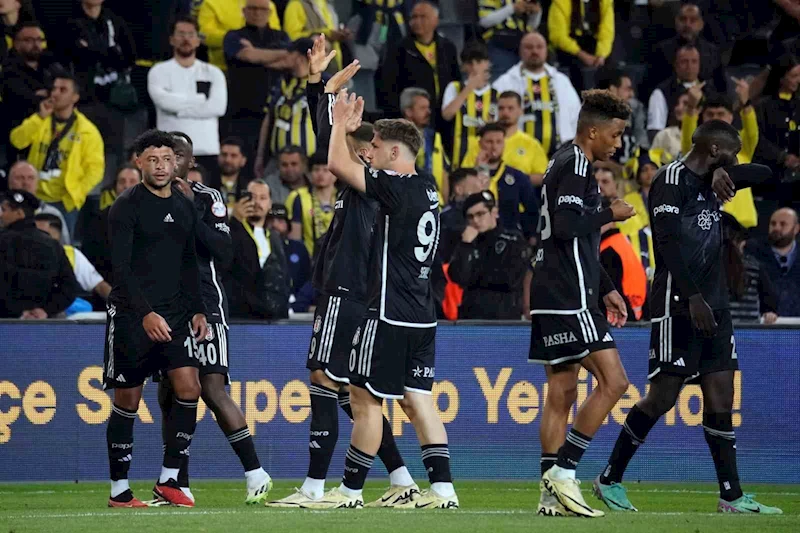Beşiktaş, Fenerbahçe’ye karşı 20 yıllık hasreti sonlandırmak istiyor
