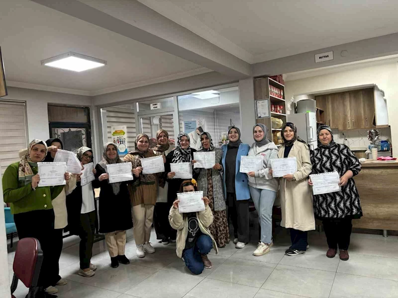 Kadınlara mantar yetiştiriciliği kurusu verildi
