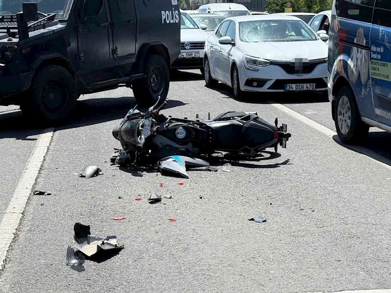 Diyarbakır’da motosiklet sürücüsü otomobile arkadan çarptı
