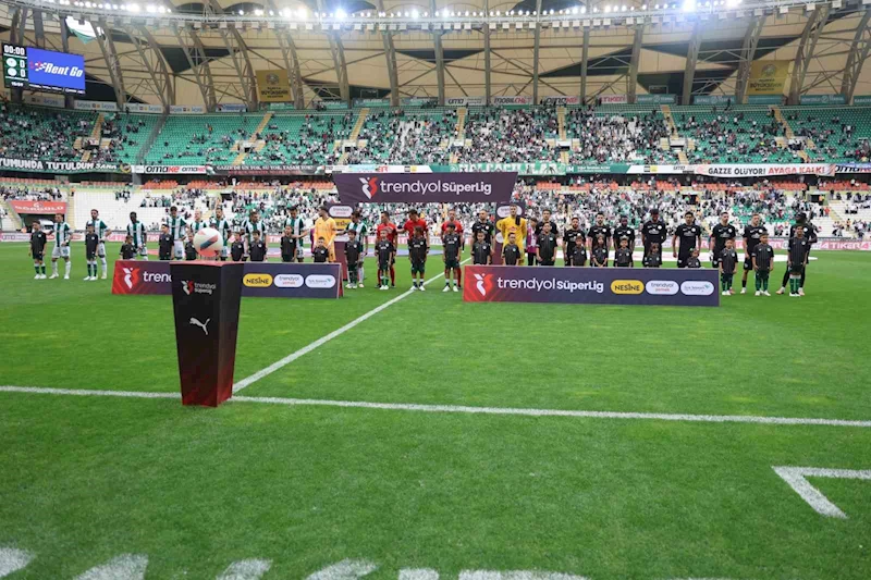 Trendyol Süper Lig: Konyaspor: 0 - Çaykur Rizespor 0 (İlk yarı)
