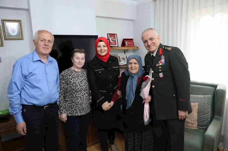 Garnizon Komutanı Ala’dan şehit annesine anlamı ziyaret
