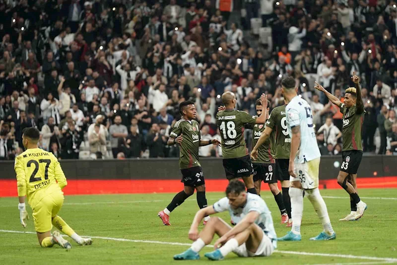 Trendyol Süper Lig: Beşiktaş: 4 - Adana Demirspor: 1 (Maç sonucu)
