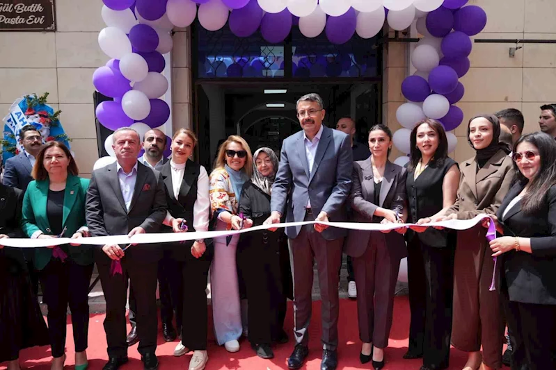 Hakkari’de 25 kadın girişimcinin kurduğu mağazaların açılışı yapıldı
