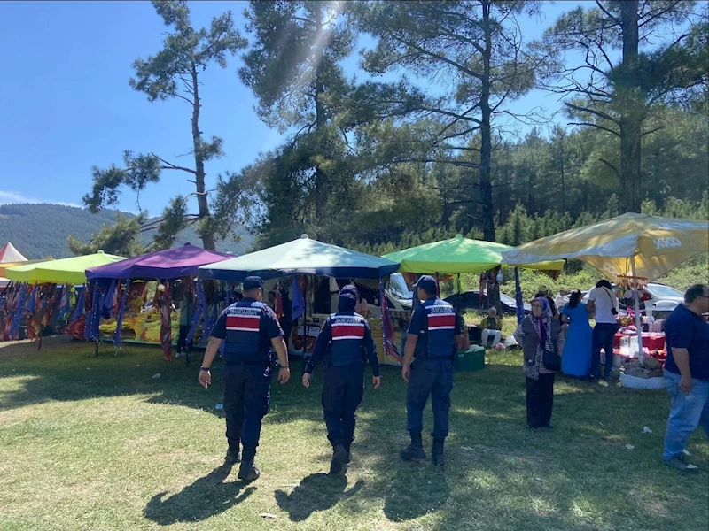 Ağaçlı’daki festivalde jandarma ekipleri kuş uçurtmadı
