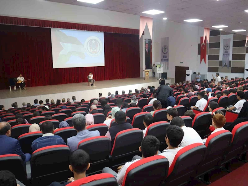 Besni İmam Hatip Ortaokulu’ndan Kudüs temalı şiir dinletisi
