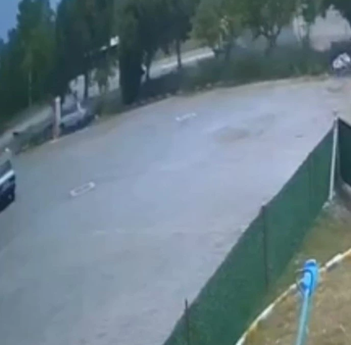 Çanakkale’de 8 kişinin hayatını kaybettiği feci kaza anı kamerada
