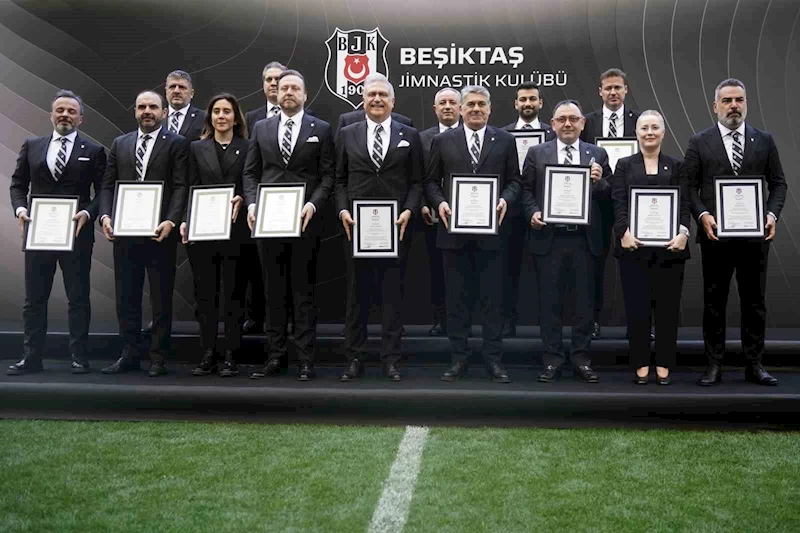 Beşiktaş’ta Başkan Serdal Adalı ve yönetimi, mazbatalarını aldı
