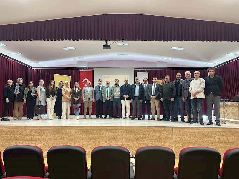 Afyonkarahisar’da Edebiyat Akademisi’nde Mehmet Akif Ersoy anıldı
