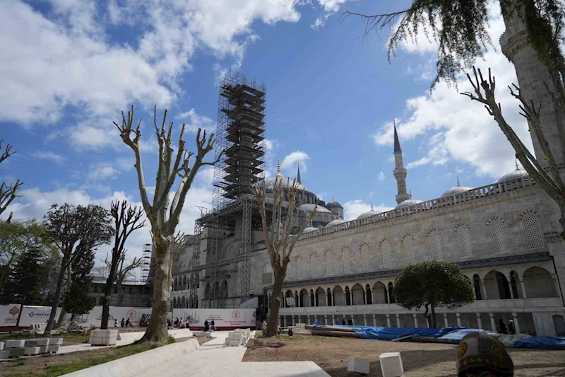 Sultanahmet Camii’nin ömrüne ömür katacak olan minare restorasyonu sürüyor
