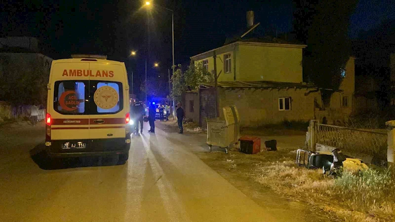 Karaman’da otomobille çarpışan motosikletli kurye yaralandı
