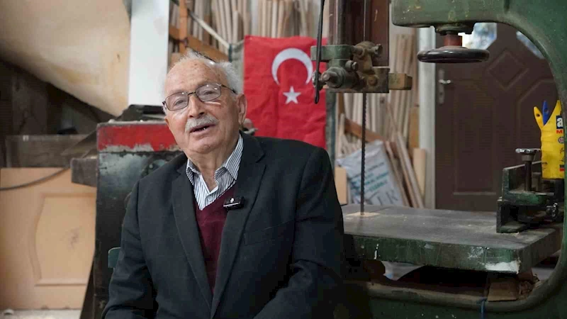 64 yıldır ahşap ile iç içe hayat sürüyor
