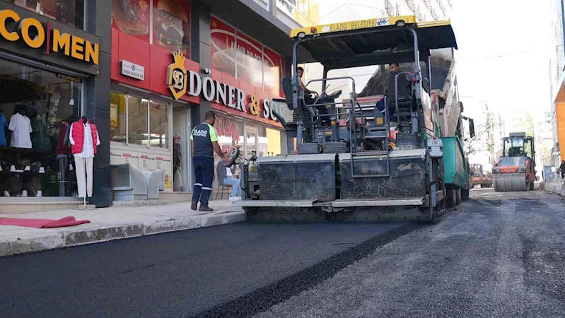 Elazığ’da asfaltlama çalışmaları sürüyor
