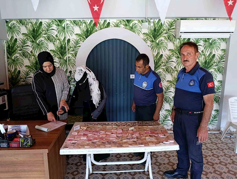 Kadın dilencinin yarım günlük kazancı 1193 TL
