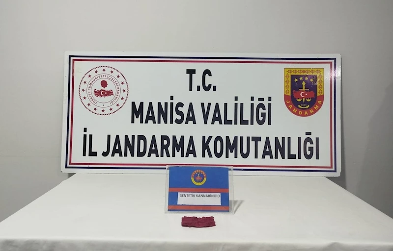 Manisa’da şüpheliden kağıda emdirilmiş uyuşturucu çıktı
