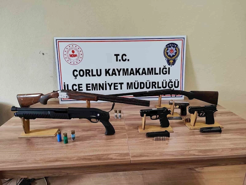 Tekirdağ’da uyuşturucu ve silah operasyonlarında 32 aranan kişi yakalandı
