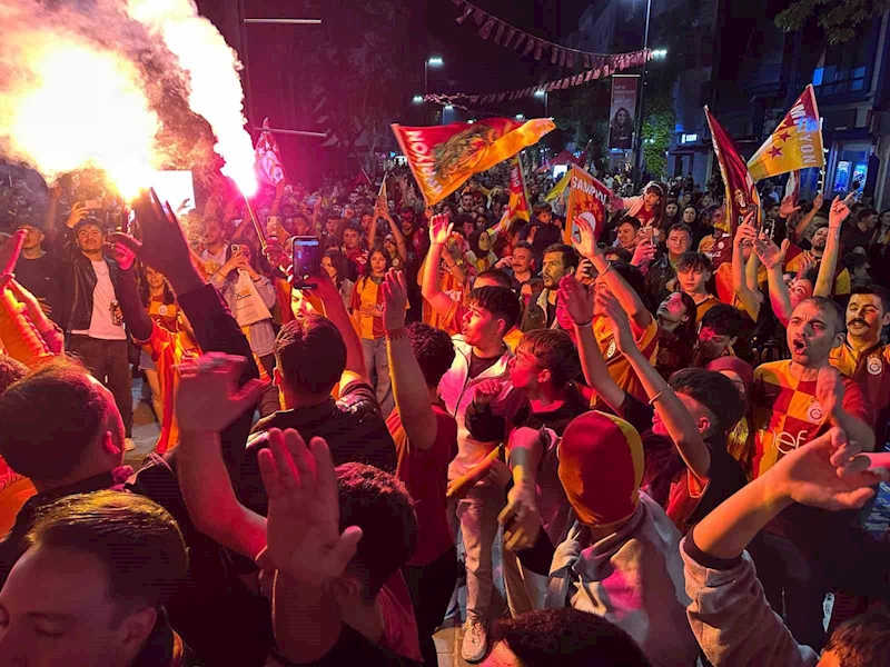 Galatasaray’ın şampiyonluğu Uşak’ta coşkuyla kutlandı

