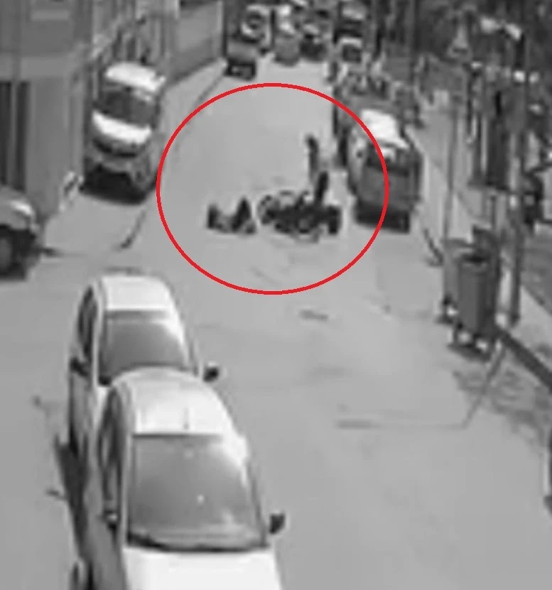 Karşıya geçen kadına çarptı, yaralıyı olay yerinde bırakıp kaçtı
