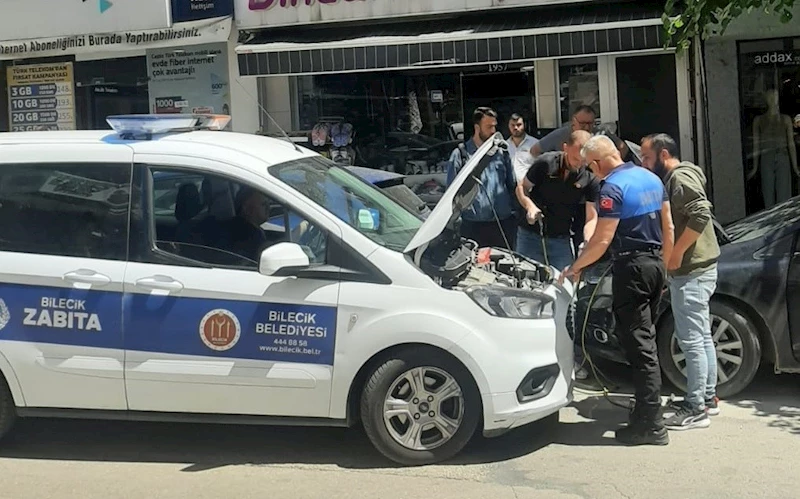 Yolda kalan aracın imdadına zabıta yetişti
