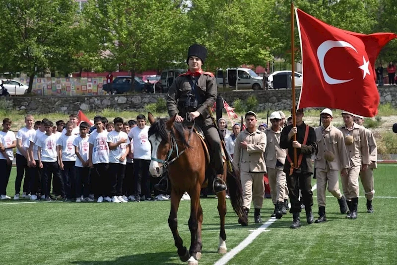 Sındırgı’da 19 Mayıs coşkusu stadyuma yaşandı
