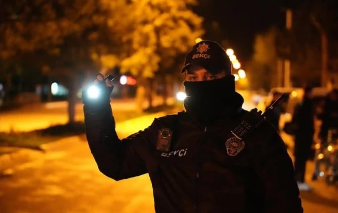 Isparta’da asayiş ve trafik uygulaması: 14 sürücüye ceza
