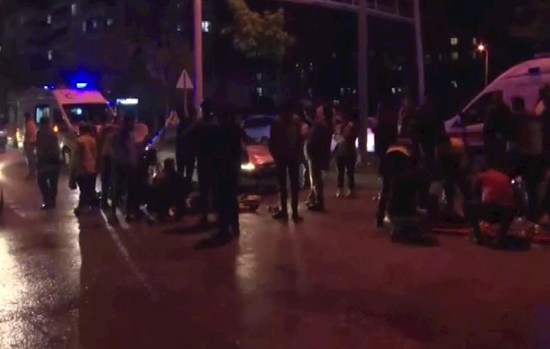 Gaziantep’te karşıya geçmeye çalışan 2 kişiye otomobil çarptı
