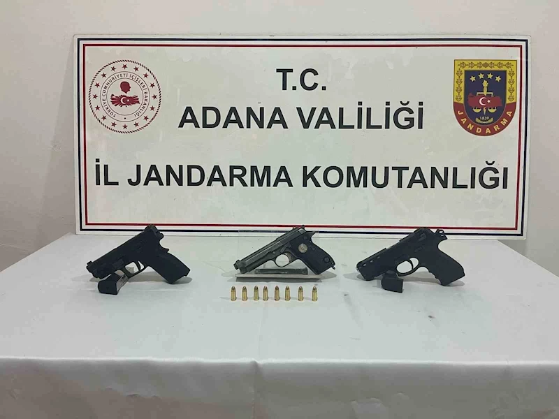 Şüpheli şahıslardan 3 ruhsatsız tabanca ele geçirildi
