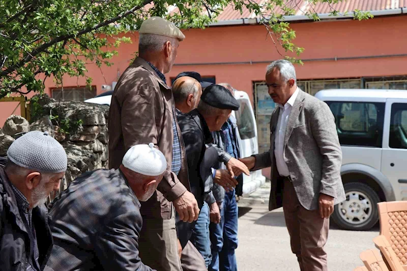 Köylüler, belediye başkanından tandır istedi
