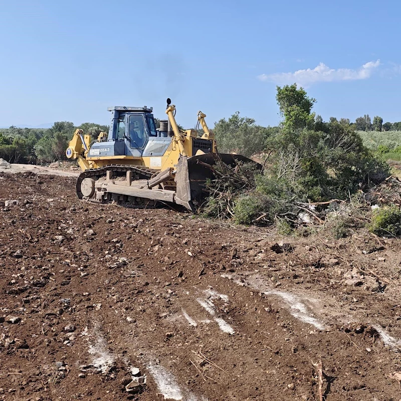 Didim’de yol çalışmaları devam ediyor
