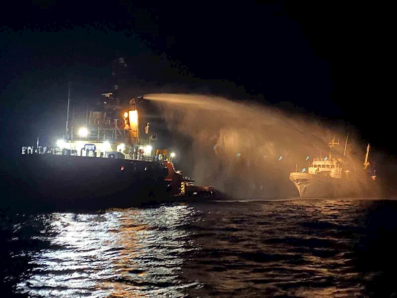 İsrail’den Gazze’yi ablukayı kırmaya çalışan yardım gemisine uluslararası sularda saldırı
