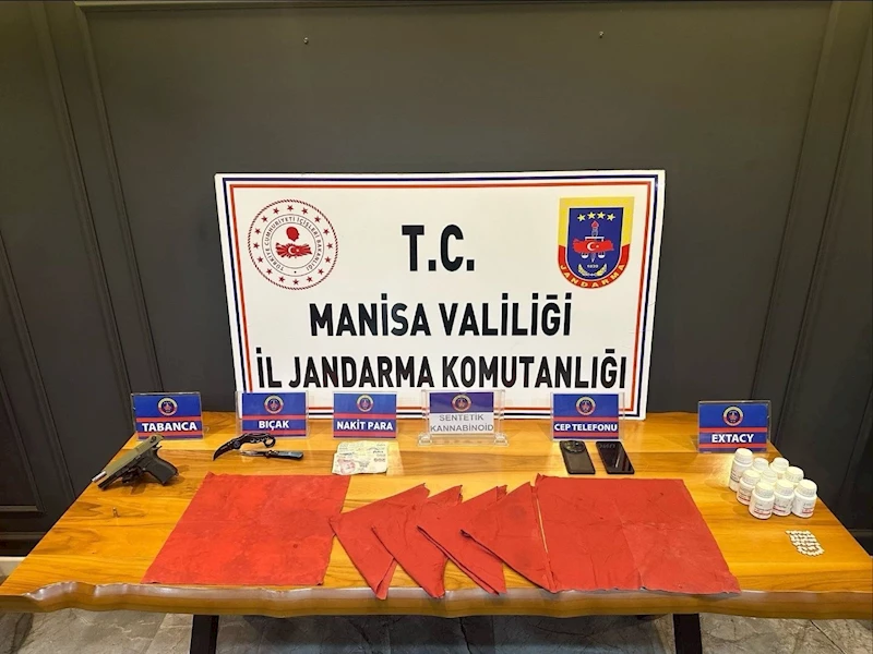 Manisa’da şüphelilerden A4 kağıdına emdirilmiş uyuşturucu çıktı
