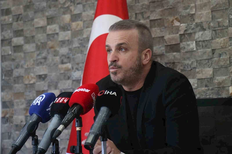 Sakaryaspor Başkanı Cumhur Genç, kulübün mali tablosunu açıkladı
