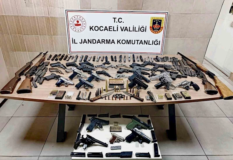 18 ruhsatsız tabanca ve av tüfeği ele geçirildi
