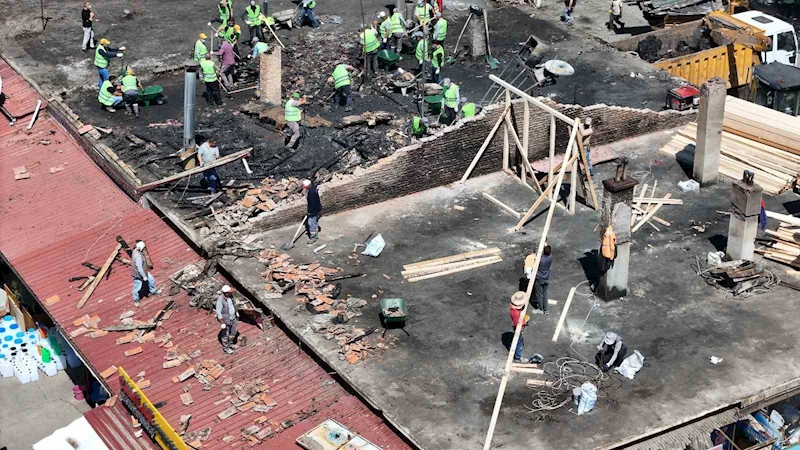 Yangında zarar gören işyerlerinde çalışmalar sürüyor
