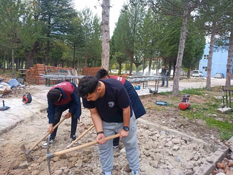 Gediz Yunus Emre MTAL’den takdire şayan çaba
