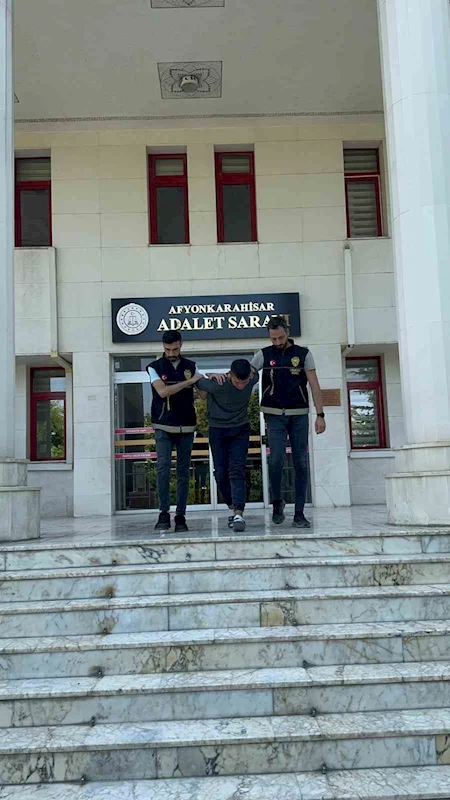 Kan donduran cinayette sanıktan mahkemede soğukkanlı savunma
