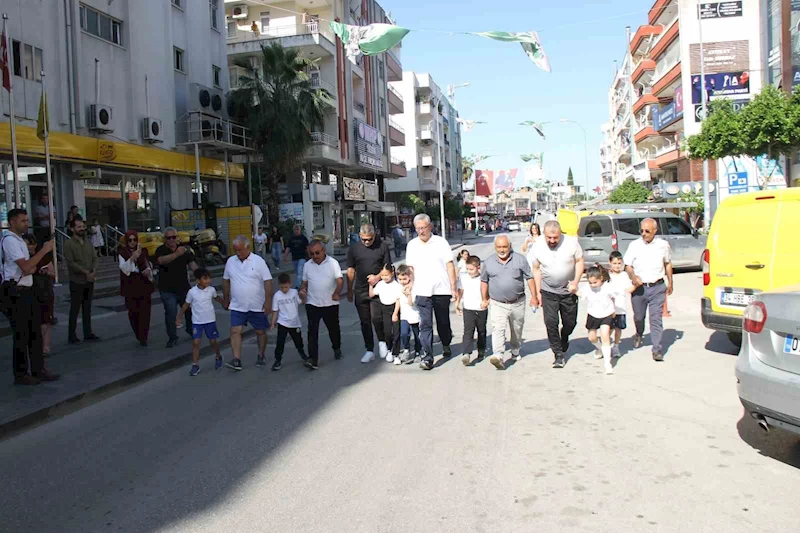 Antalya’da 7 dede, 7 torunuyla birlikte teknolojiye karşı yarıştı
