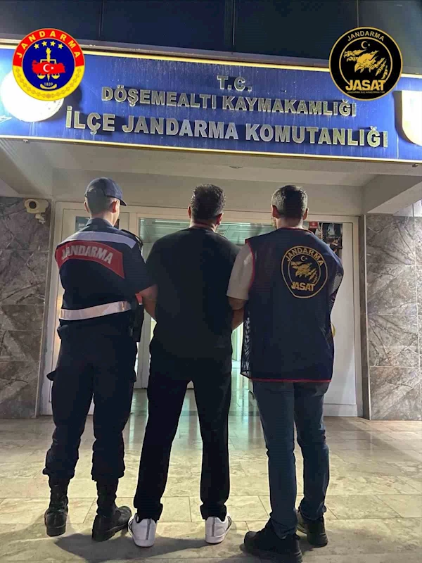 Antalya’da 15 yıl kesinleşmiş hapis cezasıyla aranan firari, JASAT’tan kaçamadı
