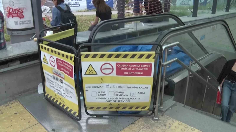 Ünalan Metro İstasyonu’nda yürüyen merdiven kırıldı
