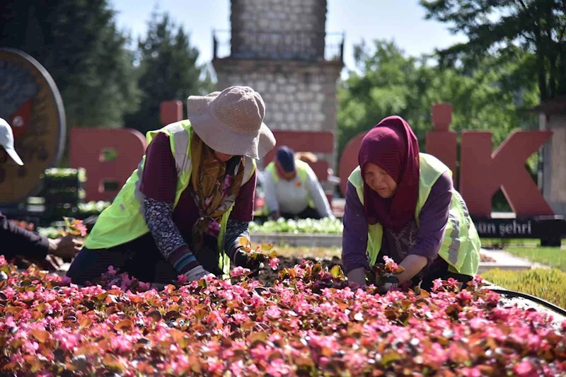 Bilecik’i süsleyen kadın çalışanlar
