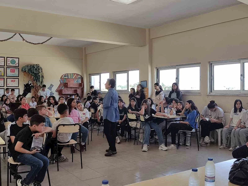 Okudukları kitabın yazarıyla buluştular
