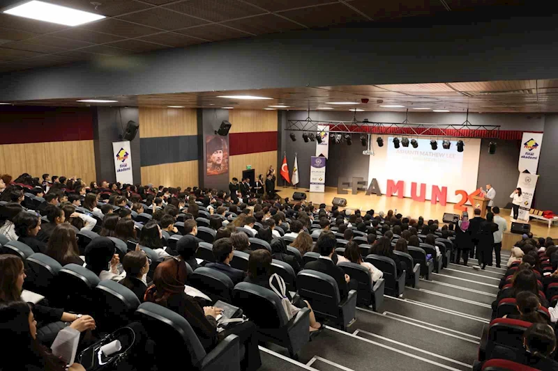 Elazığ’da bir ilk: 370 öğrenciyle Birleşmiş Milletler simülasyonu gerçekleştirildi
