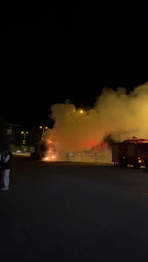 Ereğli’de seyir halindeki tır alev aldı
