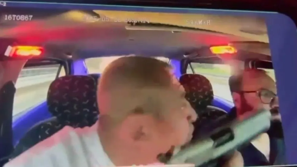 Silah çektiği taksiciyi tüm şehri gezdirip gasp etti!