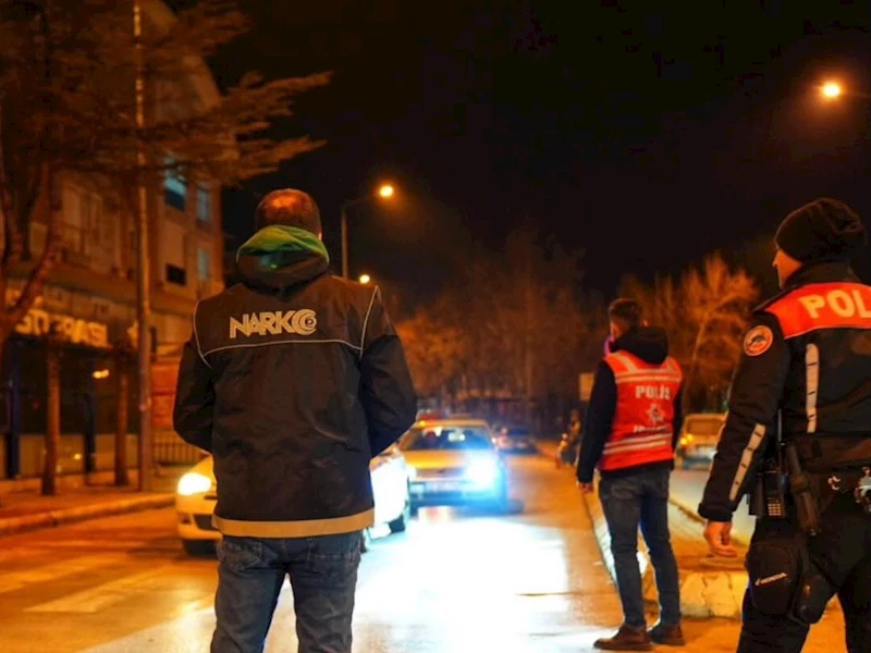 Isparta’da 24 saatlik polis denetiminde aranan 3 şahıs yakalandı
