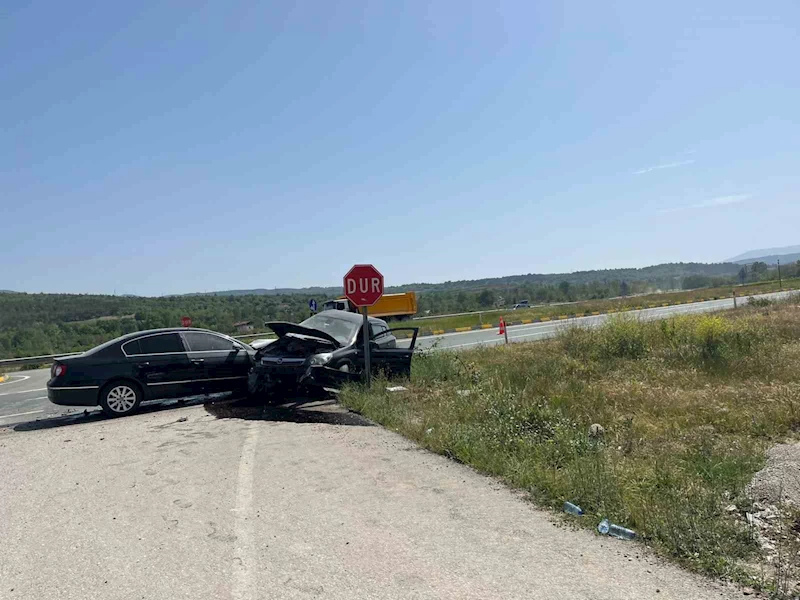 Kastamonu’da iki otomobil çarpıştı: 4 yaralı
