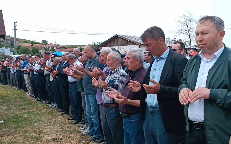 Göcenoluk’ta yağmur duası ve sıla-i rahim etkinliği
