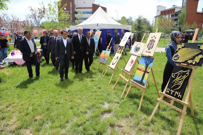 Eleşkirt te hayat boyu öğrenme şenliği düzenlendi
