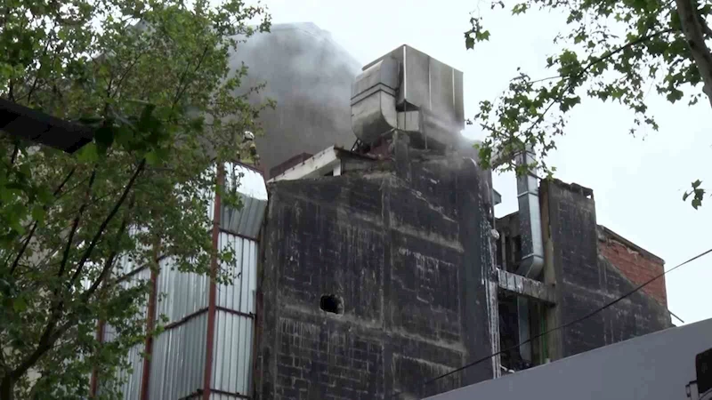 Şişli’de 5 katlı boş binada yangın

